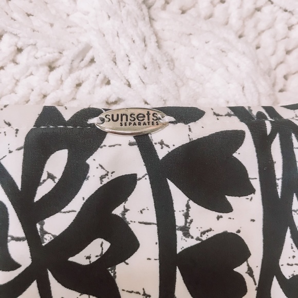 Sunsets Black/White High Rise Bikini Bottom XS NWT - Picture 3 of 8